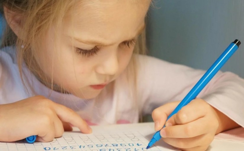 Ребёнок-левша идёт в школу: что нужно знать родителям и&nbsp;учителям